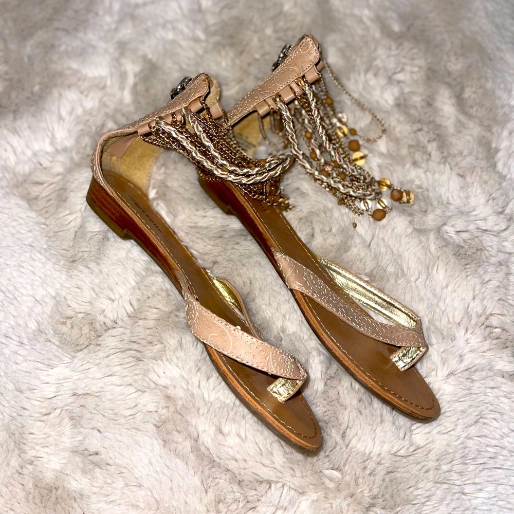 Zigi Soho | Boho Tan Ankle Chain Carol Sandals | 7.5